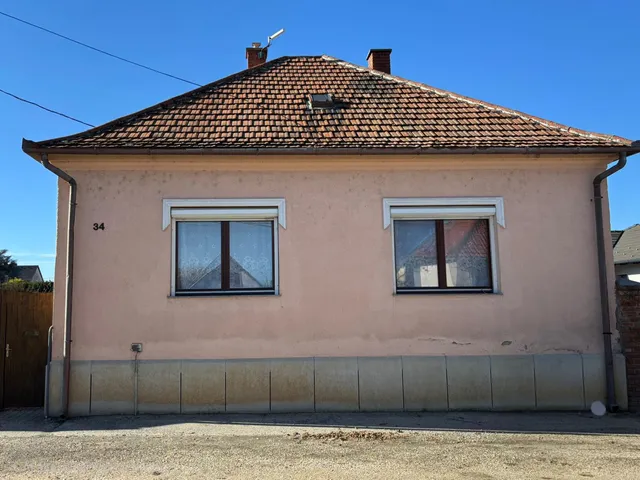 Eladó ház Sárvár, Kertváros 96 nm