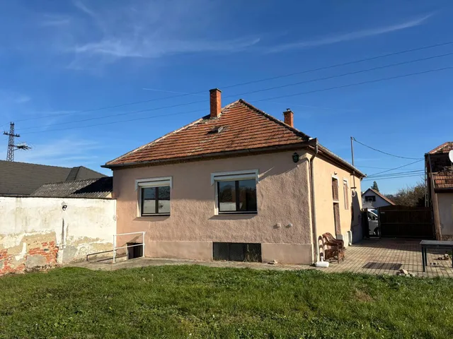 Eladó ház Sárvár, Kertváros 96 nm