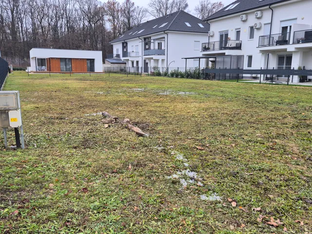 Eladó telek Sárvár 676 nm