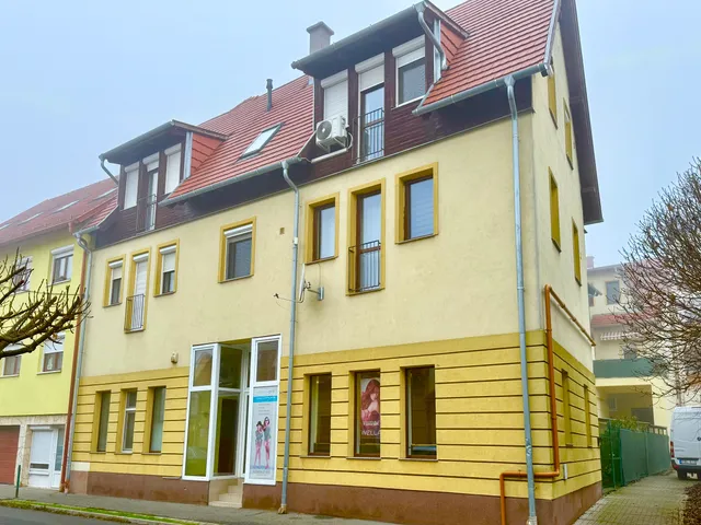 Eladó lakás Sárvár, Vármellék 33 nm