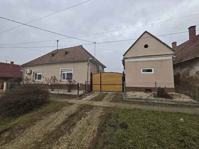 Eladó ház Csönge 95 nm