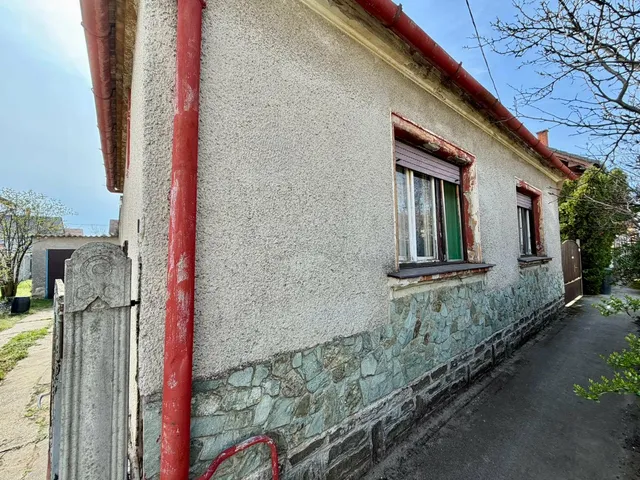 Eladó ház Sárvár, Kertváros 80 nm