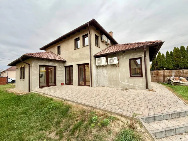Eladó ház Sárvár, Kertváros 181 nm