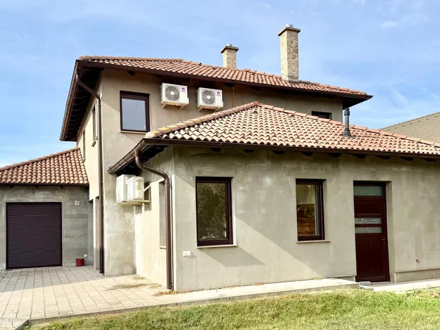 Eladó ház Sárvár, Kertváros 181 nm
