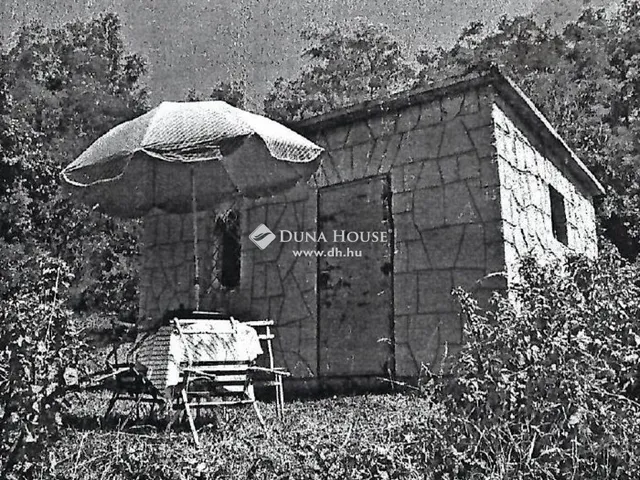 Eladó telek Pilismarót 720 nm