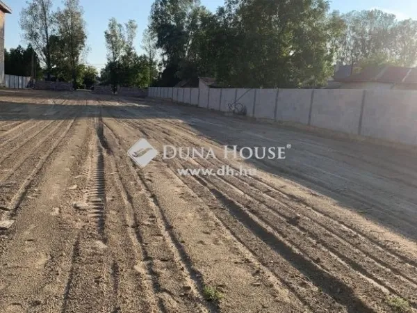 Eladó telek Vecsés 2104 nm