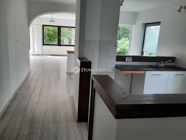 Eladó ház Biatorbágy 200 nm