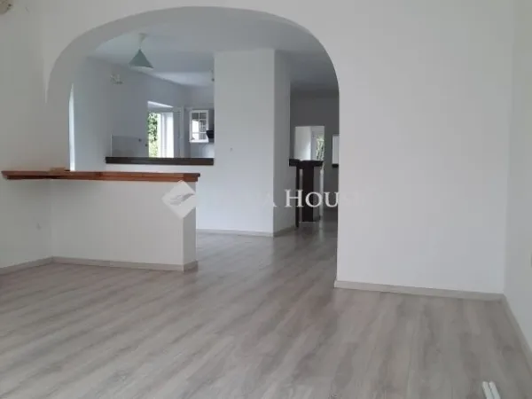 Eladó ház Biatorbágy 200 nm