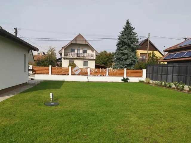 Eladó ház Budapest XVII. kerület, Rákoscsaba-Újtelep 171 nm