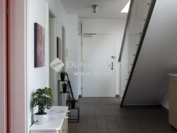 Kiadó lakás Budapest VI. kerület, Nagykörúton kívüli terület 150 nm