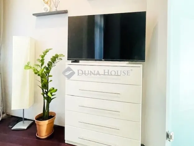 Eladó lakás Budapest VI. kerület 54 nm