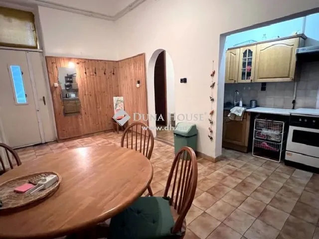 Eladó lakás Budapest VI. kerület, Nagykörúton belüli terület 123 nm