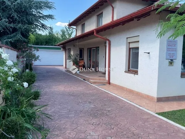 Eladó ház Törökbálint 283 nm