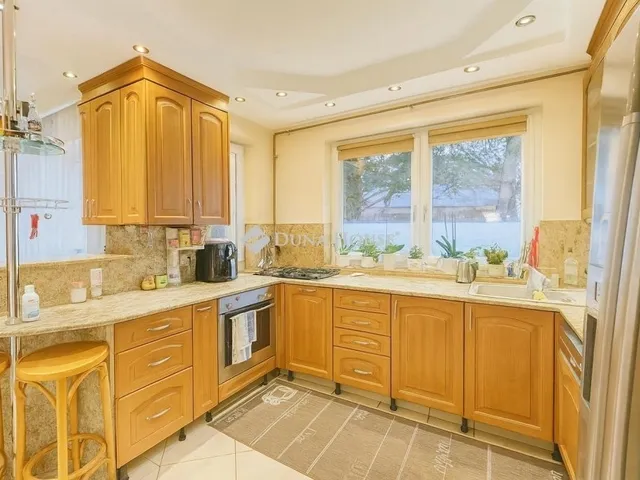 Eladó ház Törökbálint 283 nm