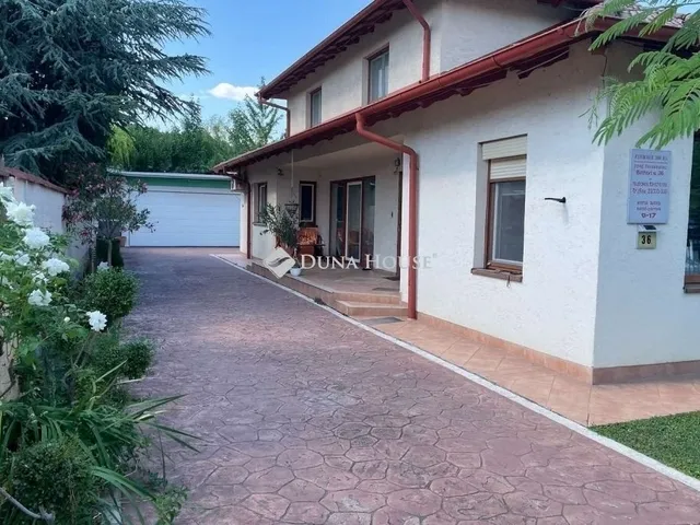 Eladó ház Törökbálint 283 nm