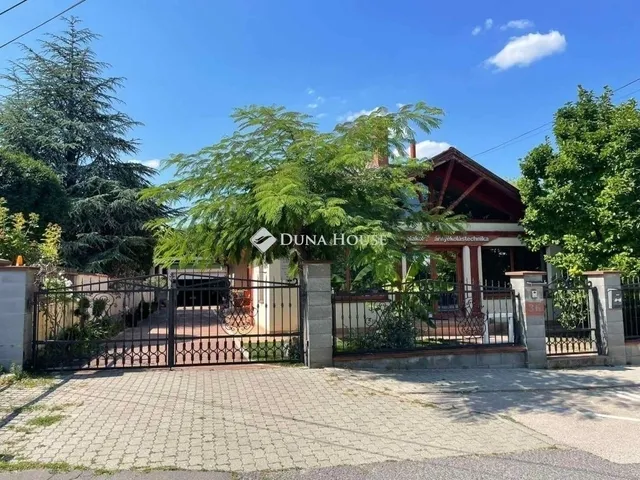 Eladó ház Törökbálint 283 nm