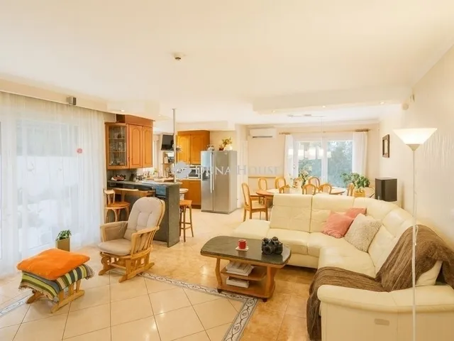 Eladó ház Törökbálint 283 nm