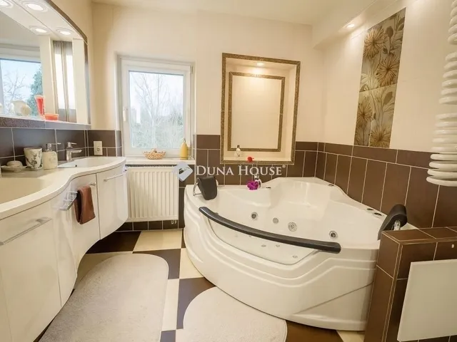 Eladó ház Törökbálint 283 nm