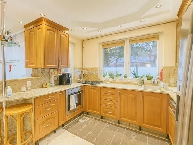 Eladó ház Törökbálint 283 nm