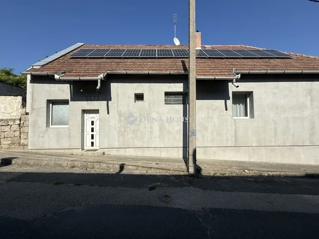 Eladó ház Sóskút 189 nm