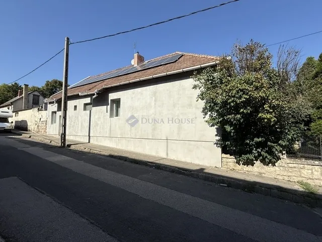 Eladó ház Sóskút 189 nm