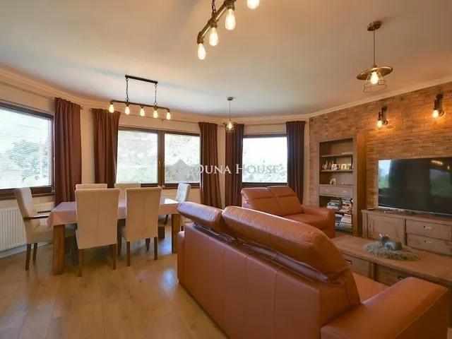 Eladó ház Érd 300 nm