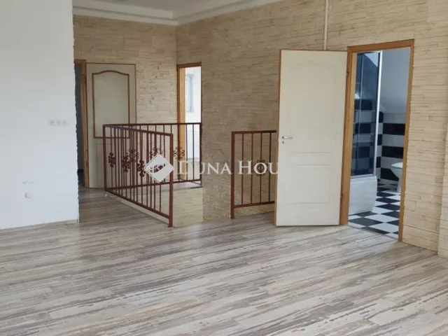 Eladó ház Ercsi 164 nm