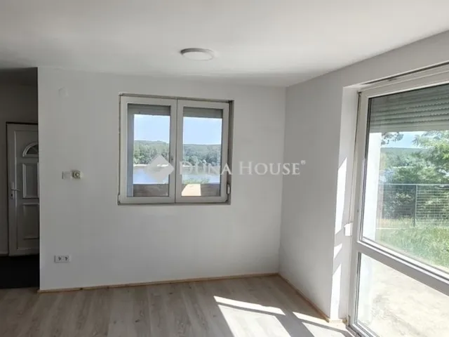 Eladó ház Ercsi 164 nm
