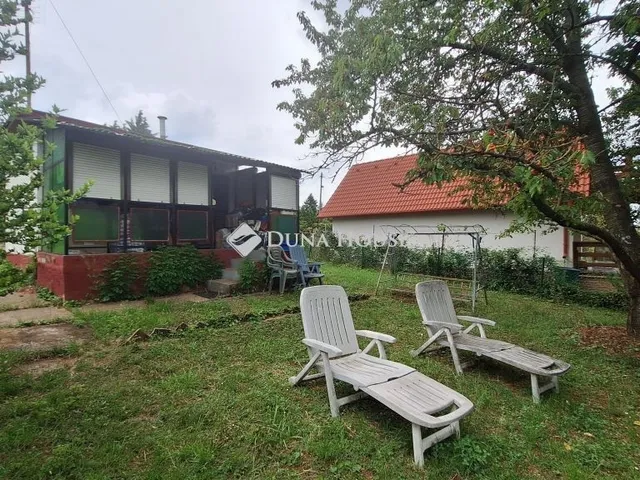 Eladó telek Biatorbágy 714 nm