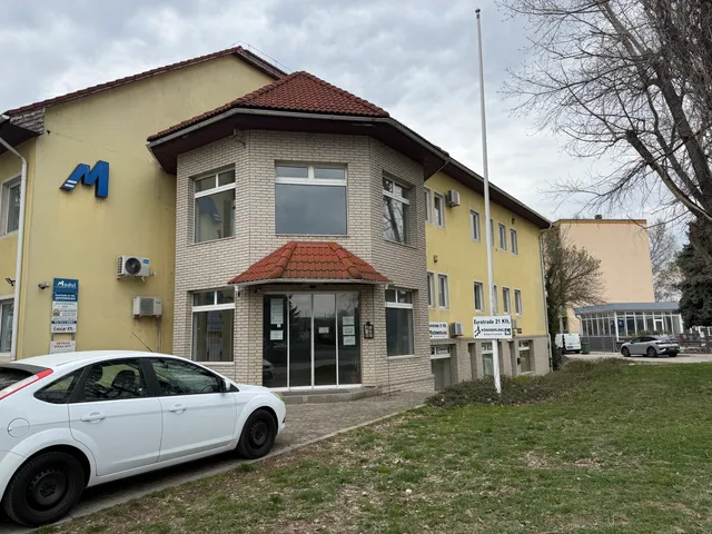 Kiadó kereskedelmi és ipari ingatlan Székesfehérvár, Ráchegy 29 nm