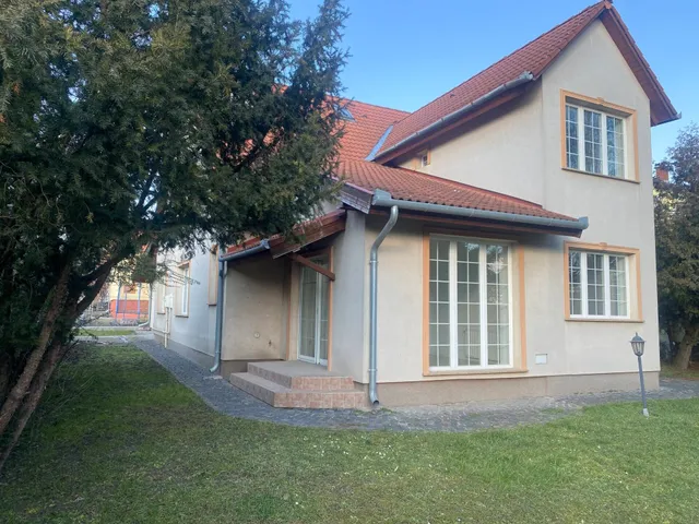 Eladó ház Szentendre 214 nm