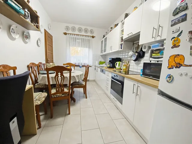 Eladó lakás Aszód 64 nm