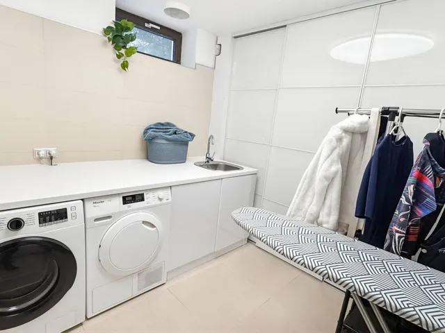 Eladó ház Szentendre 291 nm