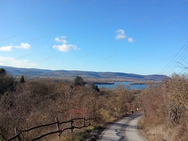 Eladó telek Zebegény 994 nm