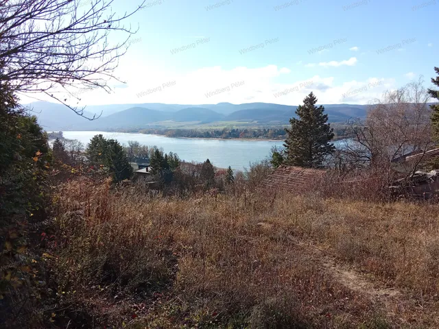 Eladó telek Zebegény 1298 nm