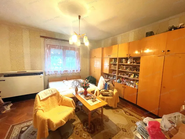 Eladó ház Kemence, Fő út 90 nm