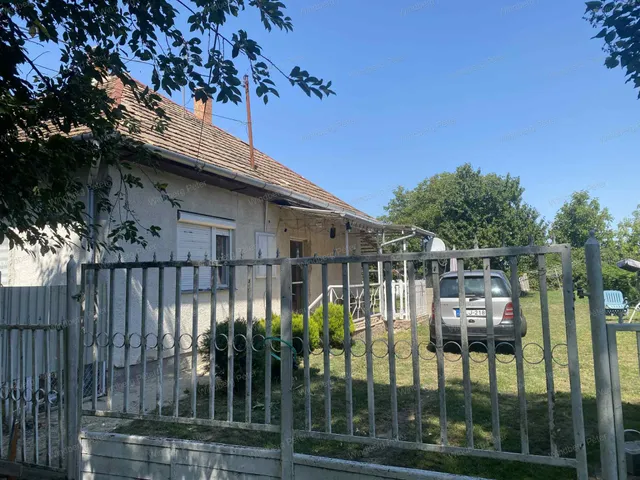 Eladó ház Vámosmikola 92 nm