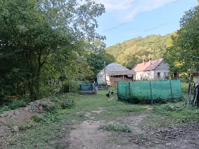 Eladó mezőgazdasági ingatlan Zebegény 86 nm