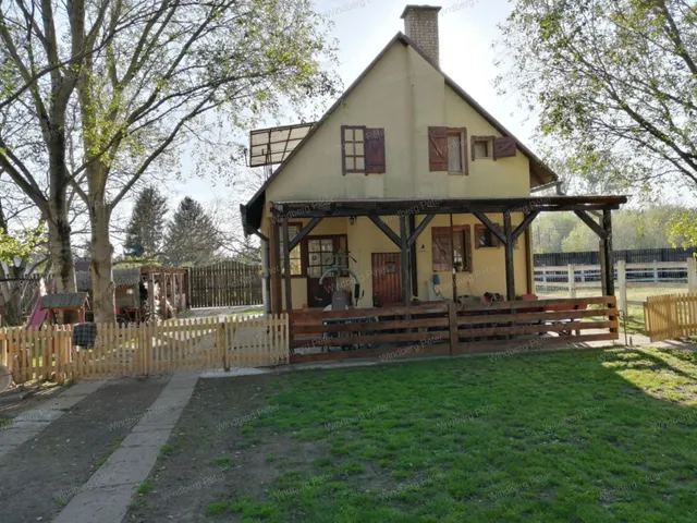 Eladó mezőgazdasági ingatlan Debrecen 500 nm