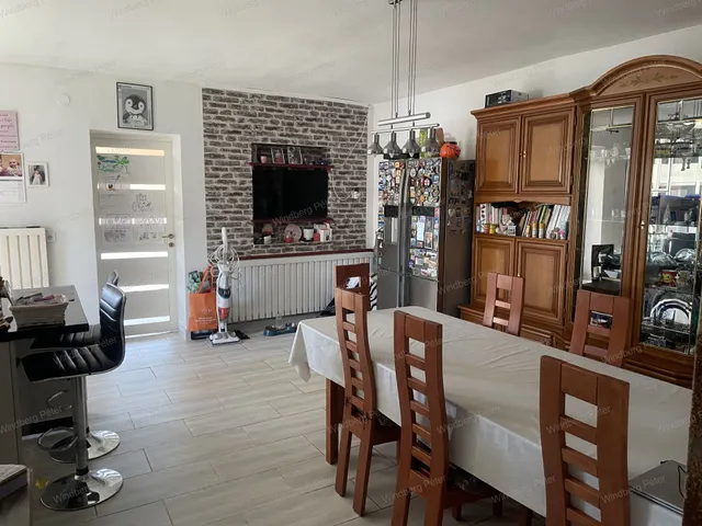 Eladó ház Letkés 240 nm