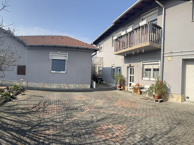 Eladó ház Dorog 260 nm