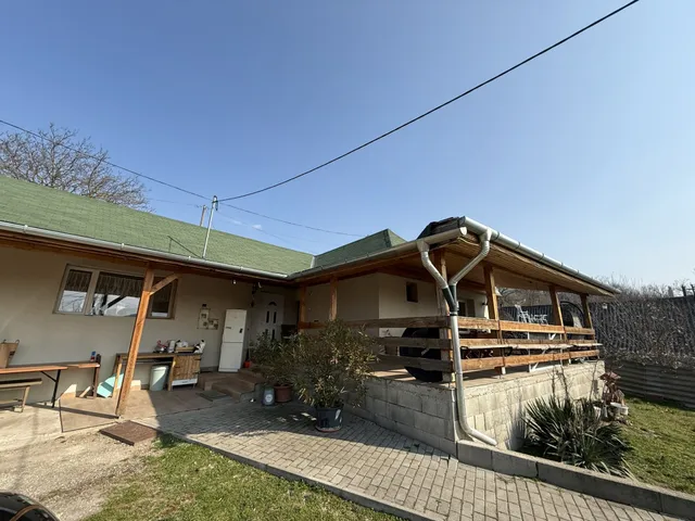 Eladó ház Piliscsév 120 nm