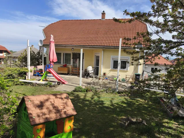 Eladó lakás Tokod 220 nm