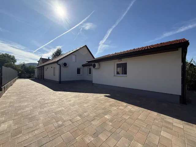 Eladó ház Piliscsév 130 nm