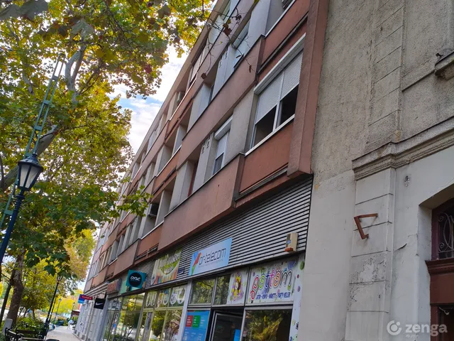 Eladó lakás Kiskunfélegyháza, Árpádváros 73 nm