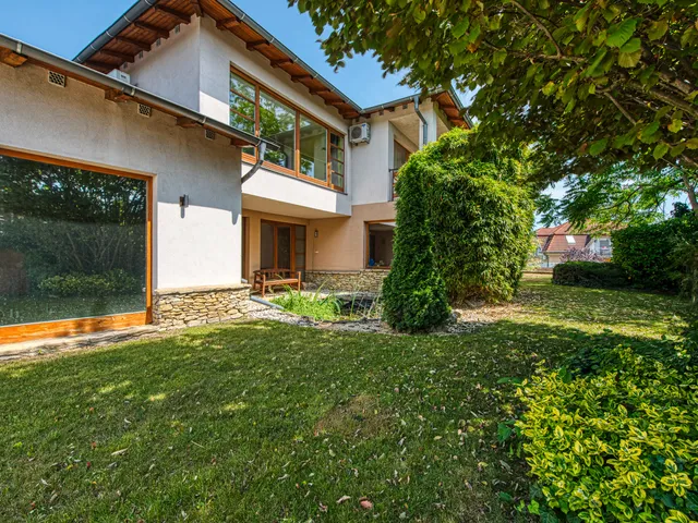 Eladó ház Budapest XXI. kerület, Királyerdő 426 nm