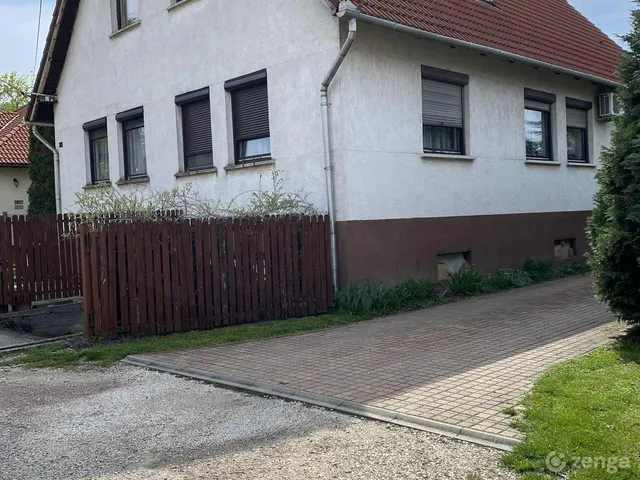 Eladó ház Tata, Kertváros 240 nm