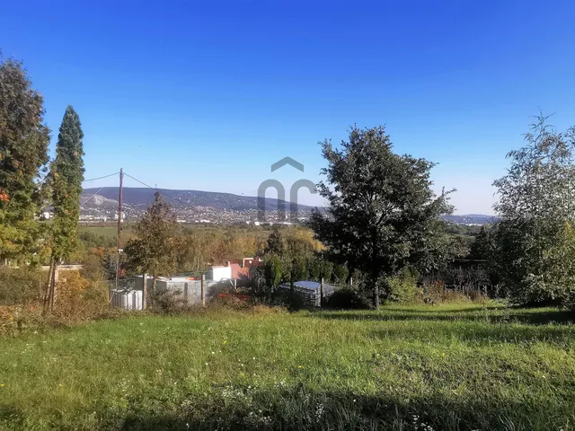 Eladó telek Törökbálint 2079 nm