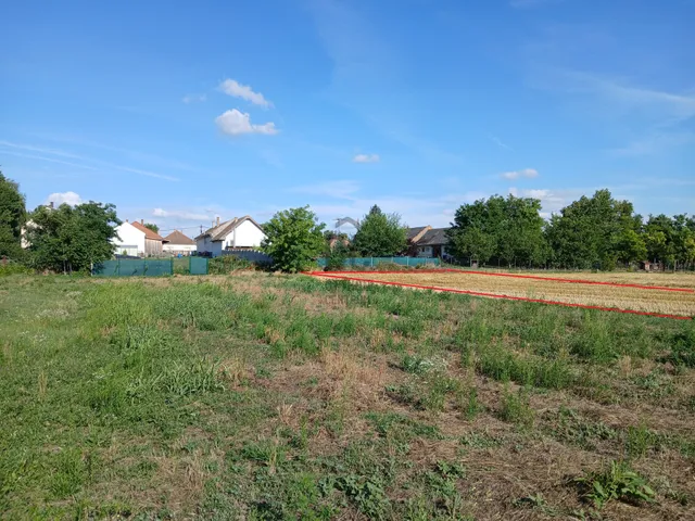 Eladó telek Áporka 731 nm