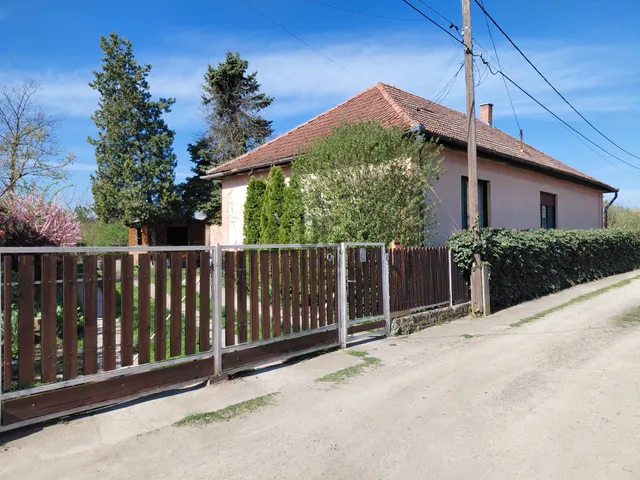 Eladó ház Tápiószele 74 nm